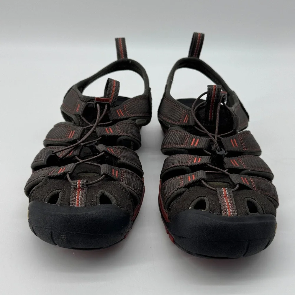 KEEN Clearwater CNX Sandals Mens 9 Hiking Water Shoes Gorpcore Outdoor Granola